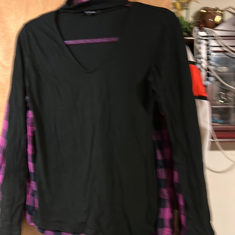 Ambiance one long sleeve one mid sleeve